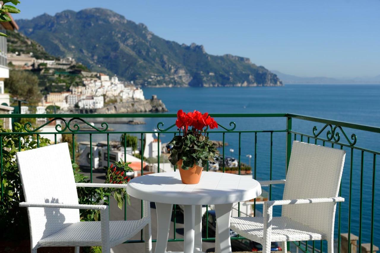Amalfi Blue Flowers A Exteriér fotografie